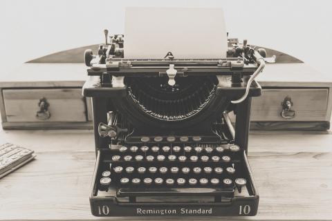 Photo machine à écrire vintage. Image par Devanath de Pixabay